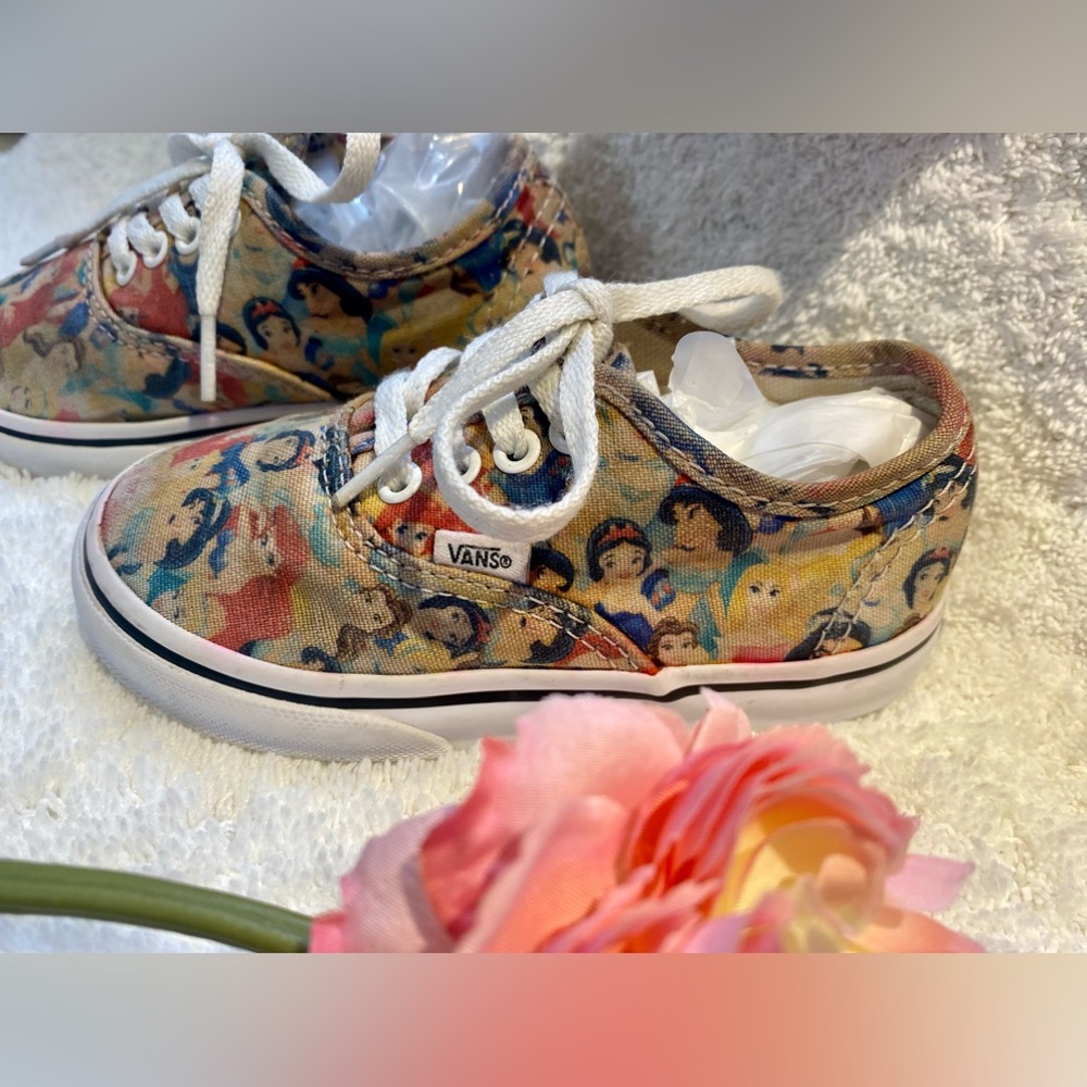 Vans x Disney toddler 7.0 shoes used no box .